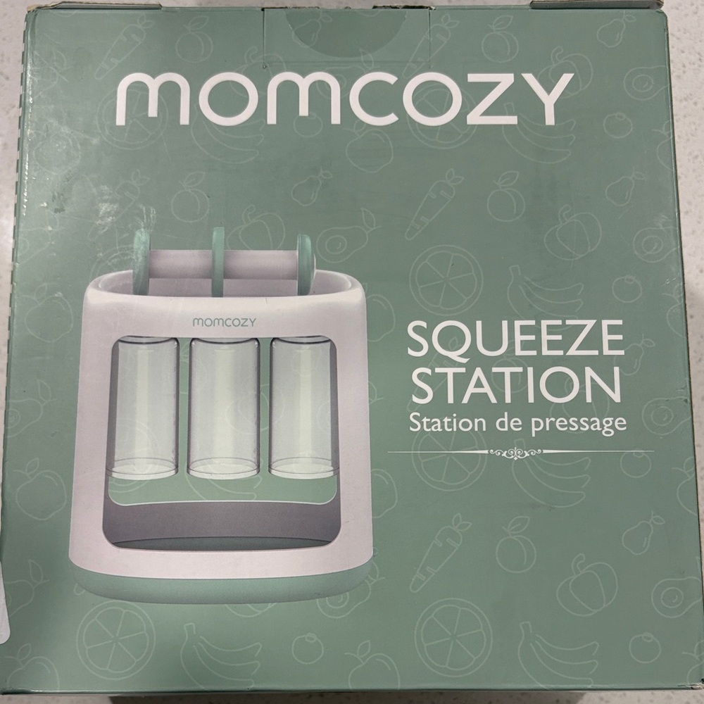 Momcozy Squeeze Station in Mint Green